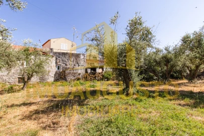 Moradia T2 para Venda em Vila Cortes do Mondego