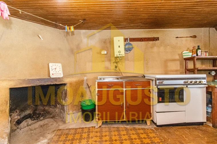 Moradia T2 para Venda em Vila Cortes do Mondego Foto 5