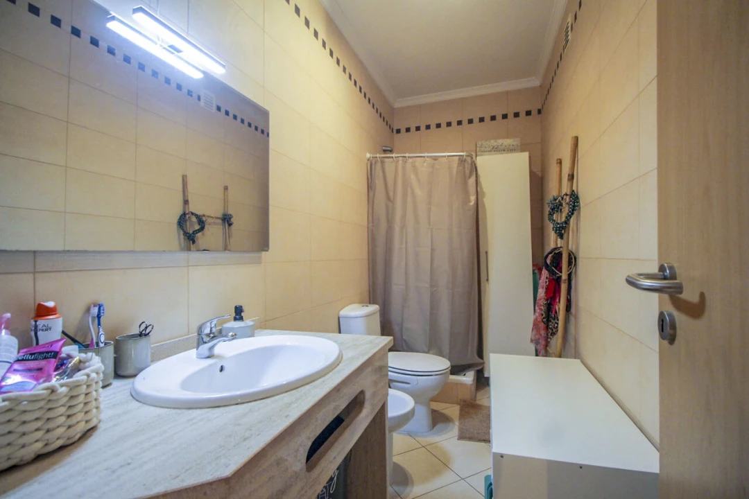 Apartamento T2 para Venda em Ferreiras Foto 6