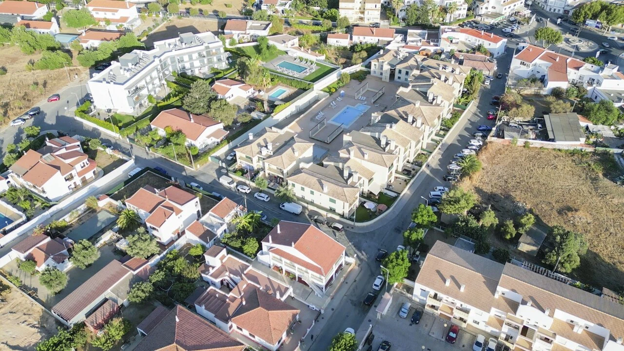 Apartamento T2 para Venda em Ferreiras Foto 38