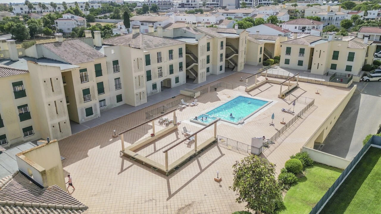 Apartamento T2 para Venda em Ferreiras Foto 3
