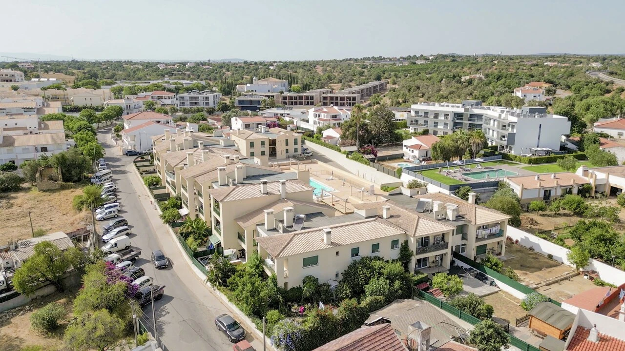 Apartamento T2 para Venda em Ferreiras Foto 34