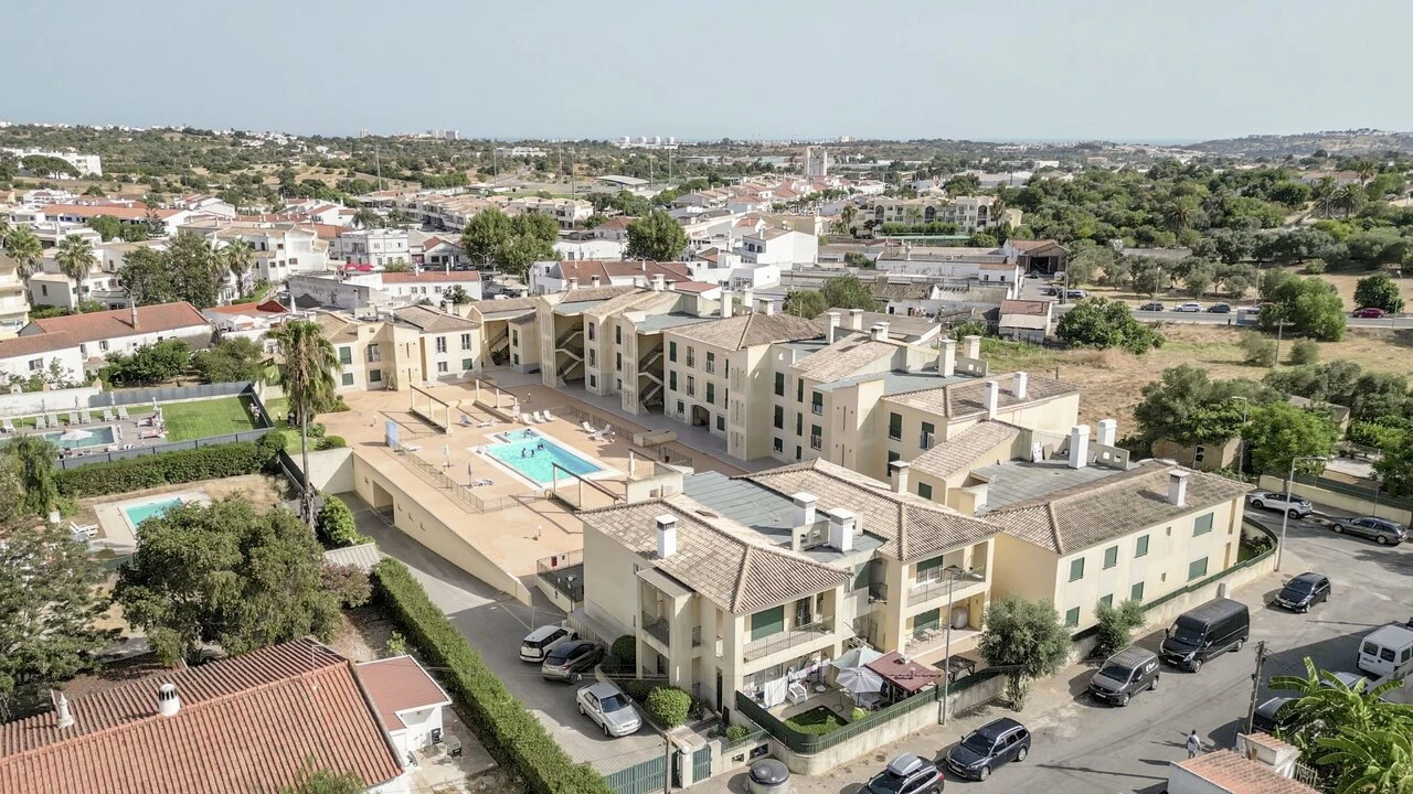 Apartamento T2 para Venda em Ferreiras Foto 40