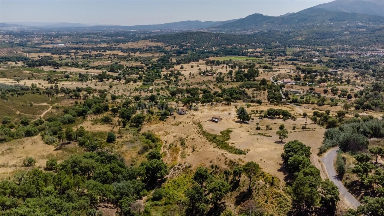 Quinta T0 para Venda em Telhado Foto 12