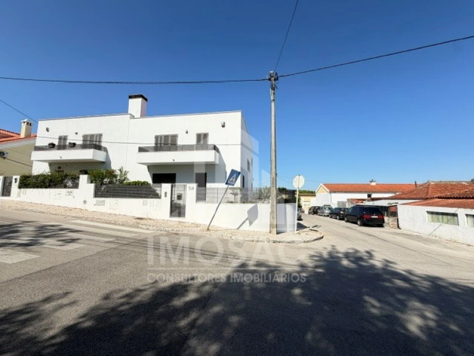Moradia T3 para Venda em Loures Foto 1