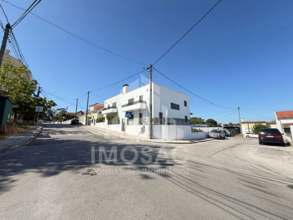 Moradia T3 para Venda em Loures Foto 15
