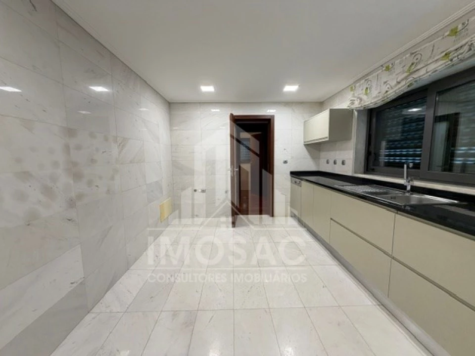 Moradia T3 para Venda em Loures Foto 16