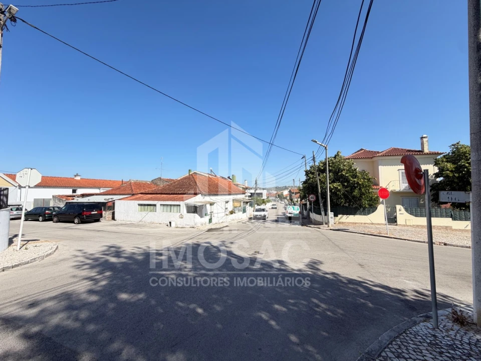 Moradia T3 para Venda em Loures Foto 17