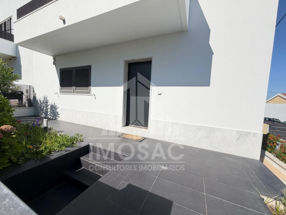 Moradia T3 para Venda em Loures Foto 18
