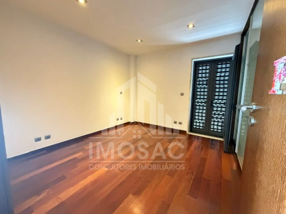 Moradia T3 para Venda em Loures Foto 29