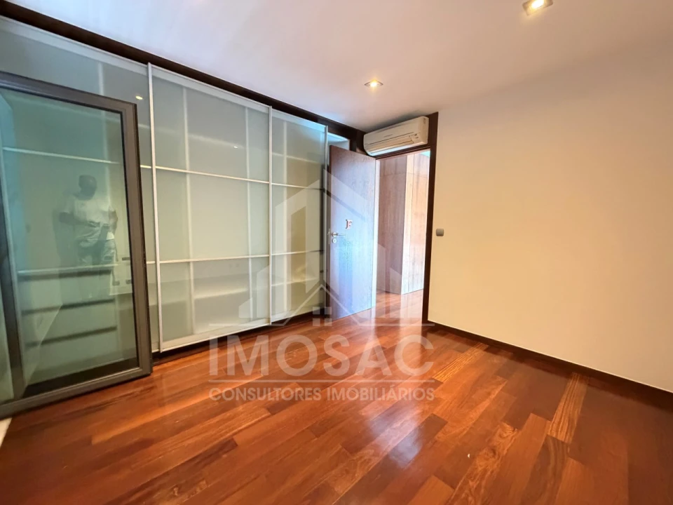 Moradia T3 para Venda em Loures Foto 35