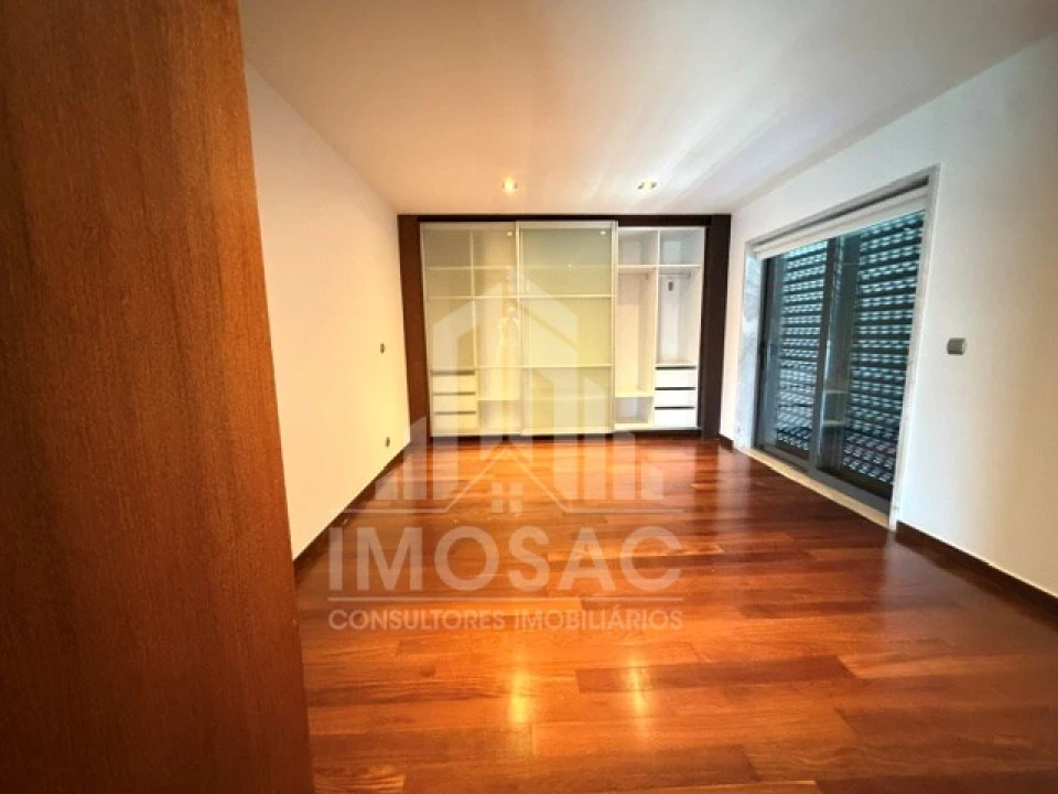 Moradia T3 para Venda em Loures Foto 40