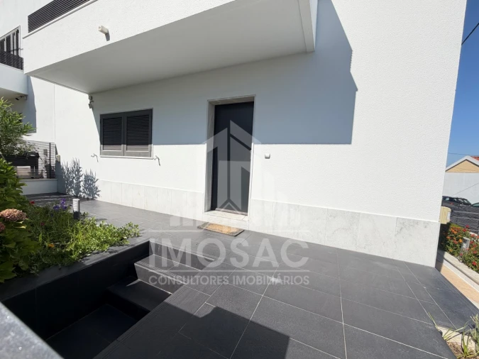 Moradia T3 para Venda em Loures Foto 18