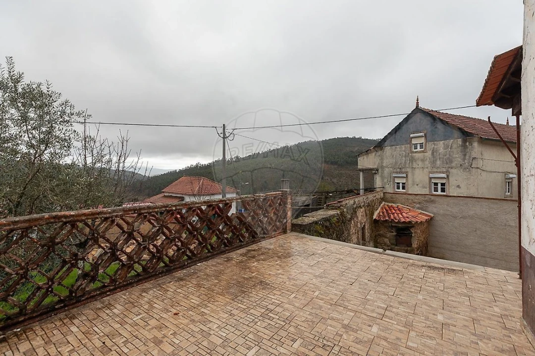 Moradia T2 para Venda em Alvares Foto 19