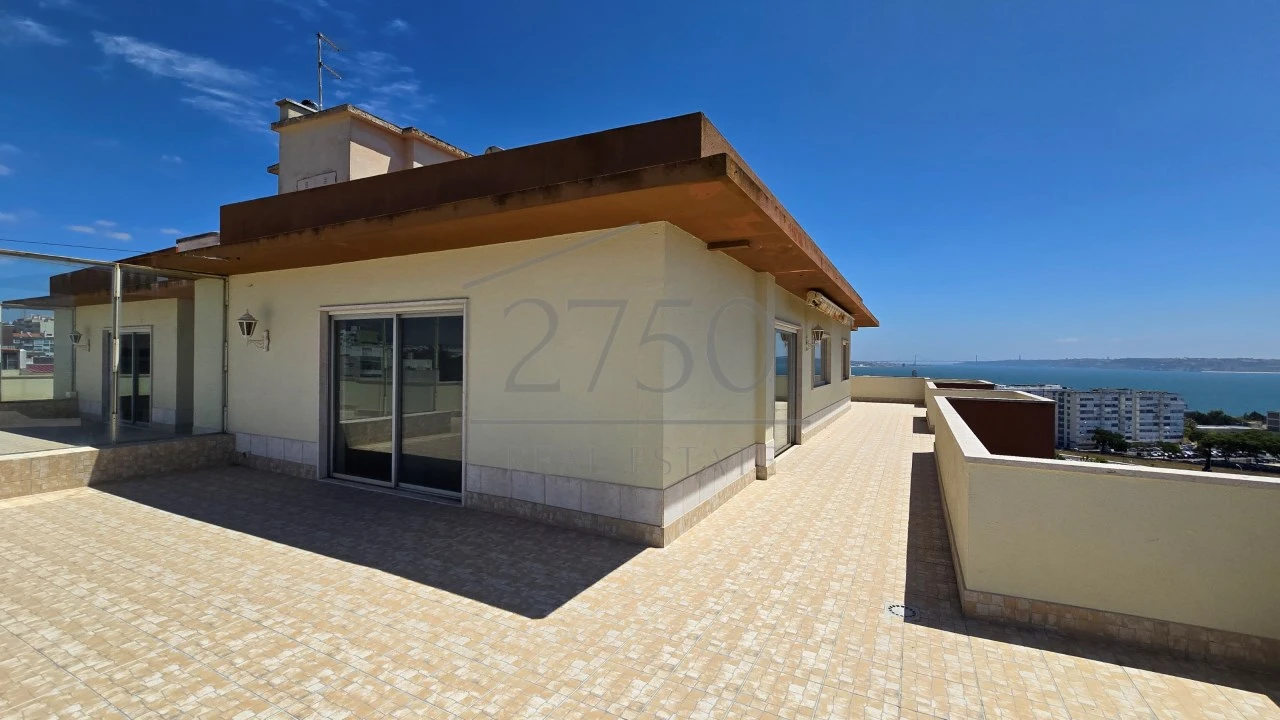 Apartamento T3 para Venda em Oeiras e São Julião da Barra, Paço de Arcos e Caxias Foto 1