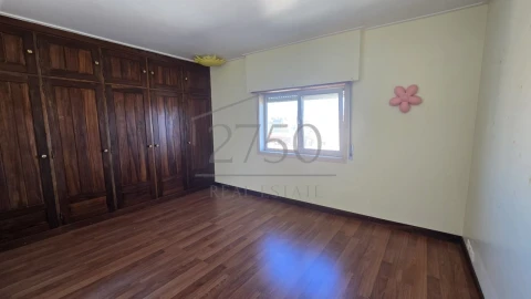 Apartamento T3 para Venda em Oeiras e São Julião da Barra, Paço de Arcos e Caxias