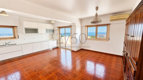 Apartamento T3 para Venda em Oeiras e São Julião da Barra, Paço de Arcos e Caxias