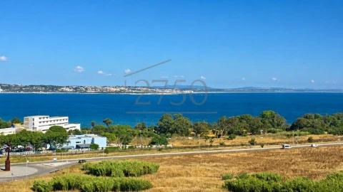 Apartamento T3 para Venda em Oeiras e São Julião da Barra, Paço de Arcos e Caxias