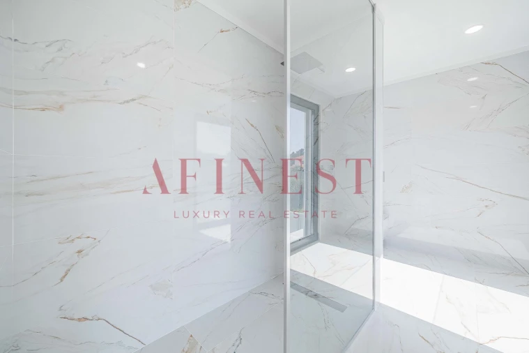 Moradia T5 para Venda em Corroios Foto 71