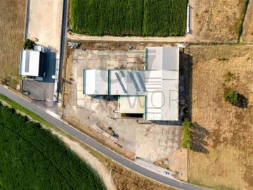 Armazém para Venda em Salvaterra de Magos e Foros de Salvaterra