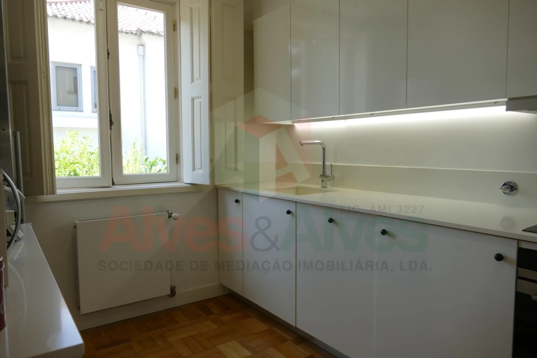 Moradia T4 para Venda em Paranhos Foto 6