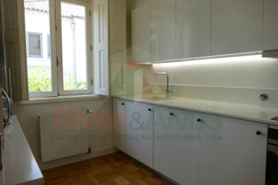 Moradia T4 para Venda em Paranhos