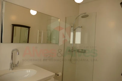 Moradia T4 para Venda em Paranhos
