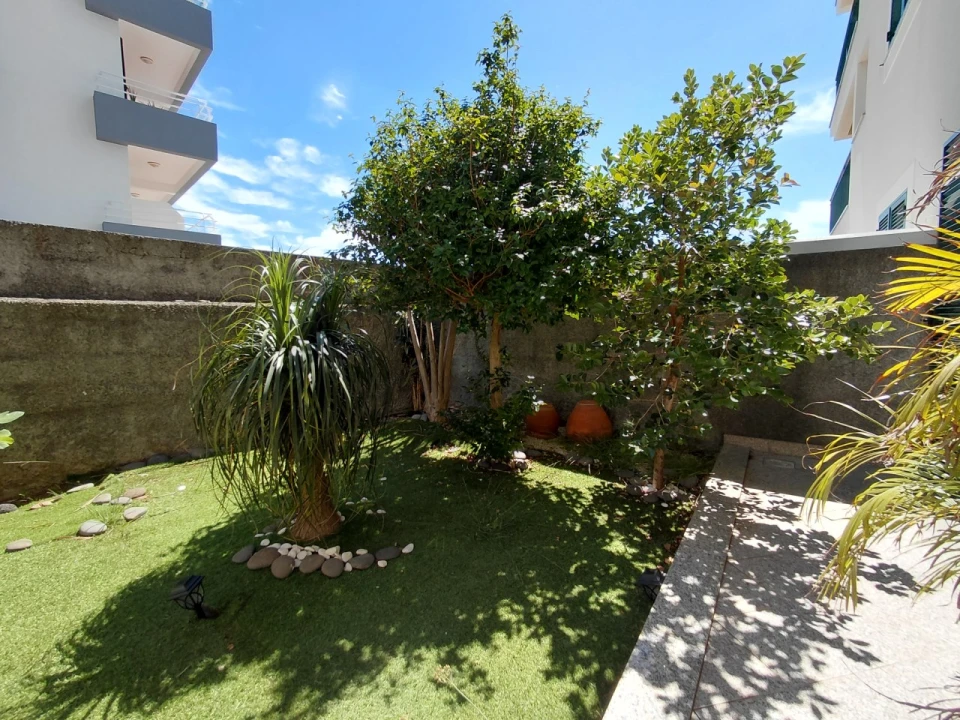 Apartamento T1 para Venda em Caniço Foto 2