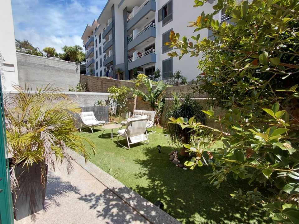 Apartamento T1 para Venda em Caniço Foto 17