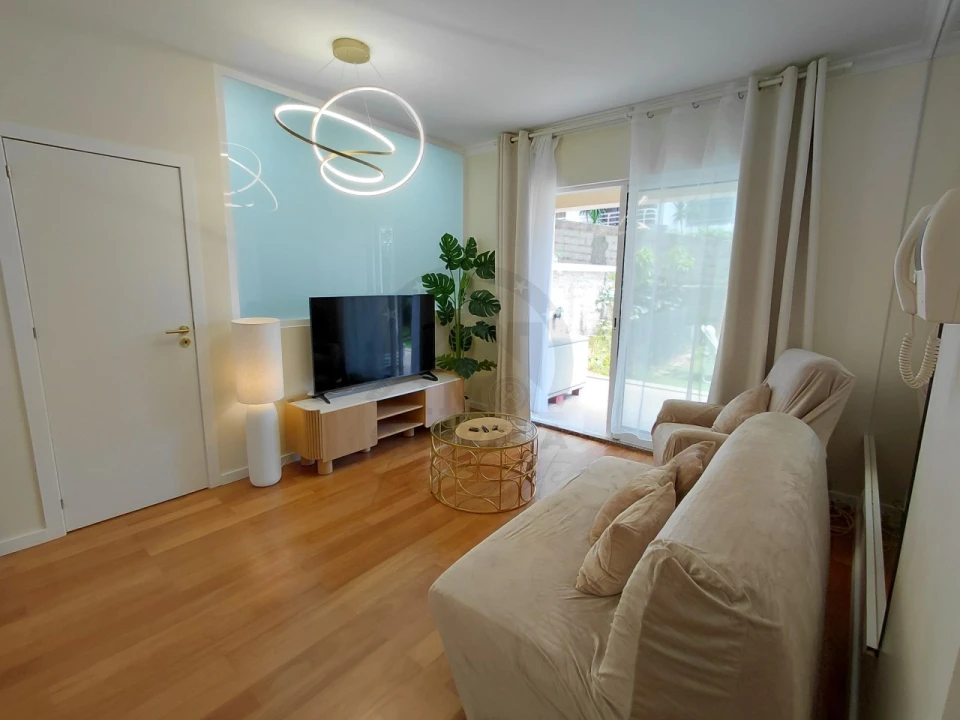 Apartamento T1 para Venda em Caniço Foto 21
