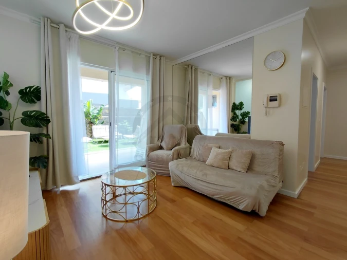 Apartamento T1 para Venda em Caniço Foto 3