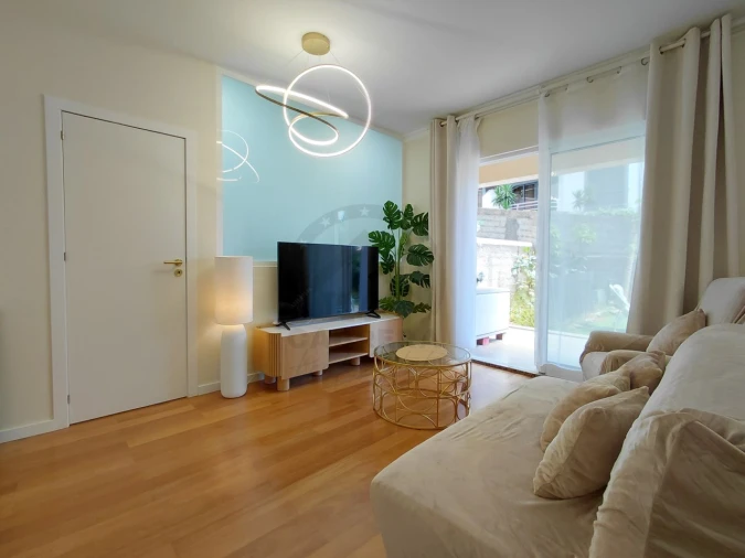 Apartamento T1 para Venda em Caniço Foto 4