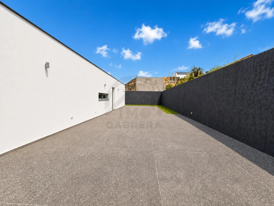 Moradia T3 para Venda em Arco da Calheta Foto 6
