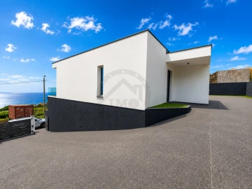 Moradia T3 para Venda em Arco da Calheta