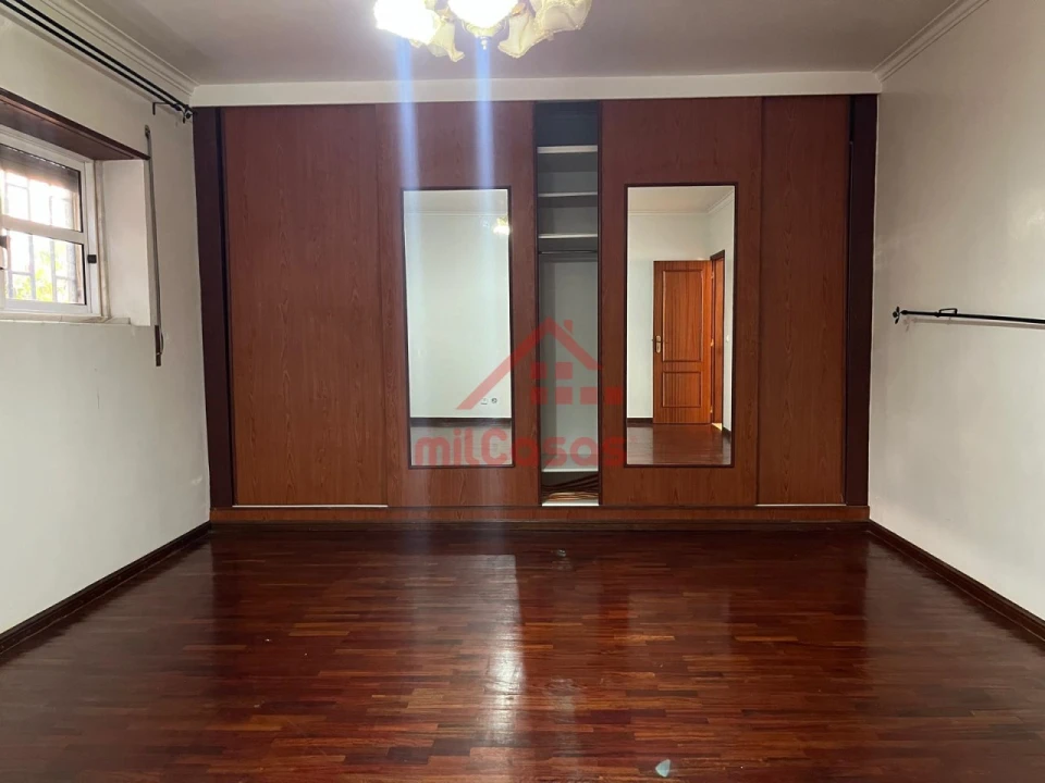 Apartamento T2 para Venda em Algueirão-Mem Martins Foto 4