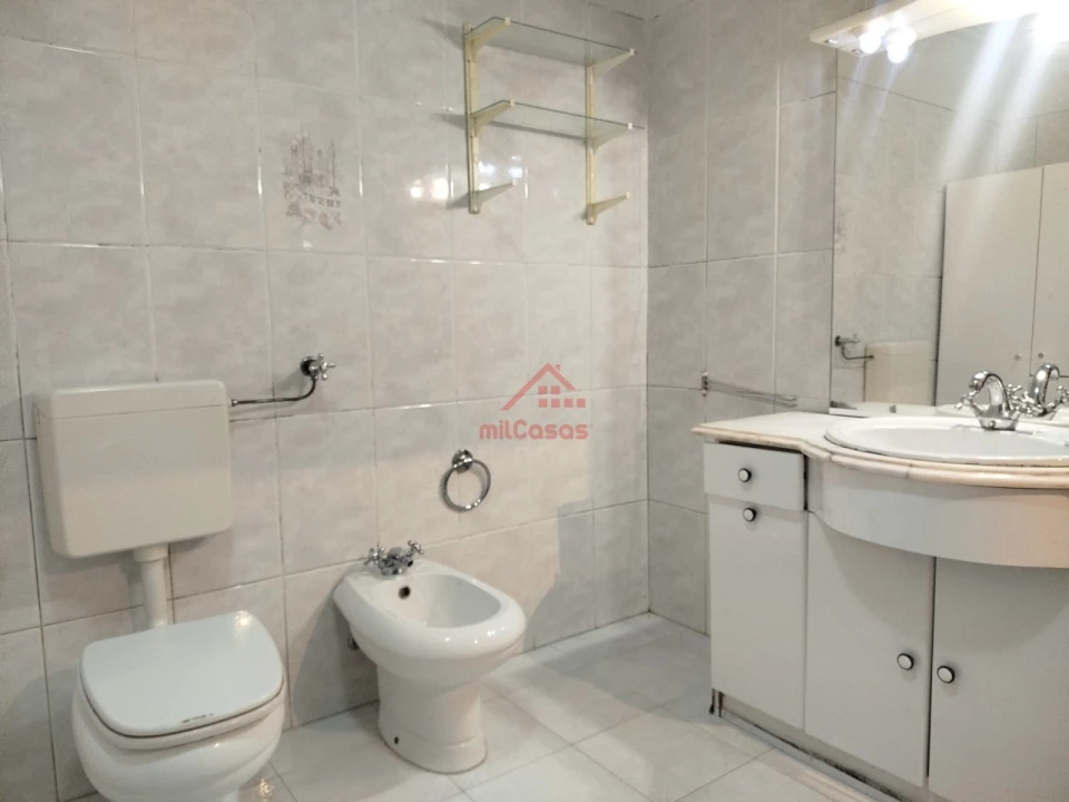 Apartamento T2 para Venda em Algueirão-Mem Martins Foto 12