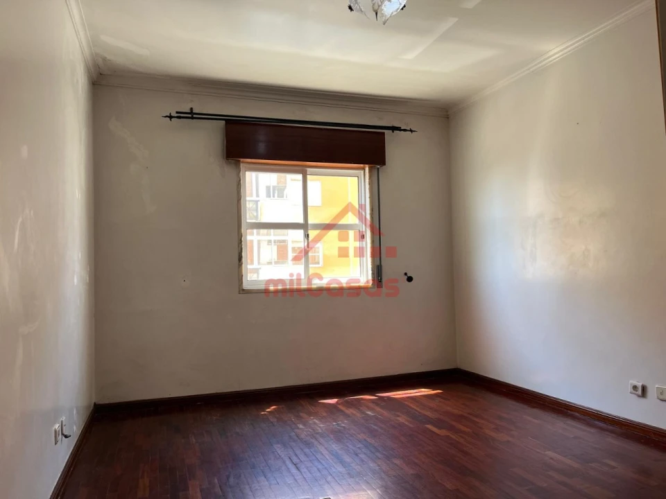 Apartamento T2 para Venda em Algueirão-Mem Martins Foto 14