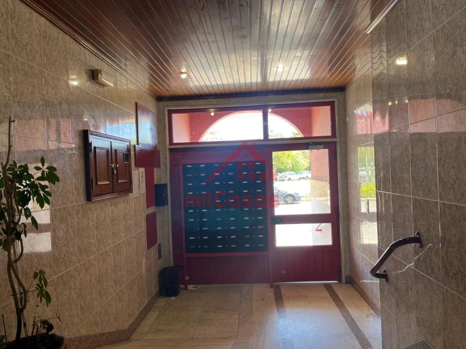 Apartamento T2 para Venda em Algueirão-Mem Martins Foto 20