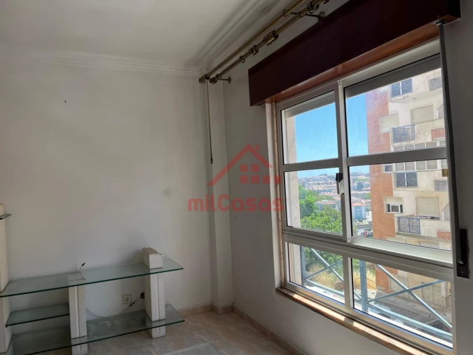 Apartamento T2 para Venda em Algueirão-Mem Martins Foto 2