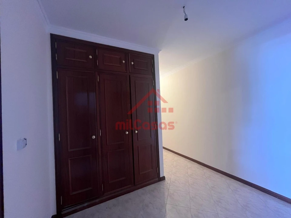 Apartamento T2 para Venda em Algueirão-Mem Martins Foto 5