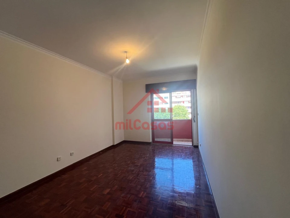 Apartamento T2 para Venda em Algueirão-Mem Martins Foto 6