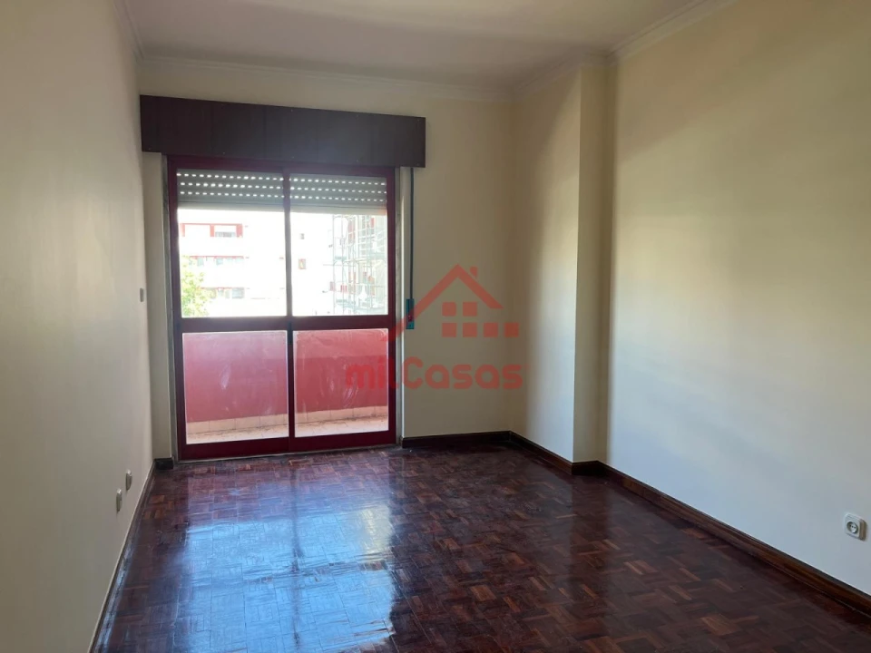 Apartamento T2 para Venda em Algueirão-Mem Martins Foto 10