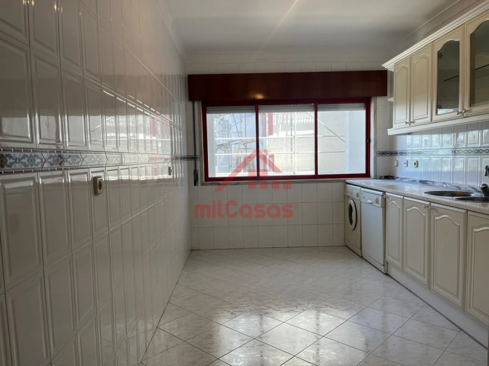 Apartamento T2 para Venda em Algueirão-Mem Martins Foto 16
