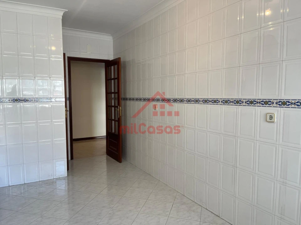 Apartamento T2 para Venda em Algueirão-Mem Martins Foto 17