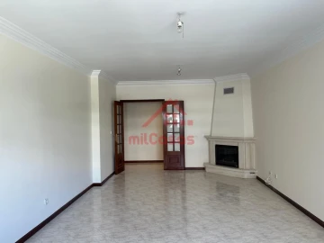 Apartamento T2 para Venda em Algueirão-Mem Martins