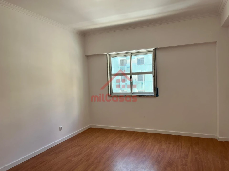 Apartamento T3 para Venda em Algueirão-Mem Martins Foto 5
