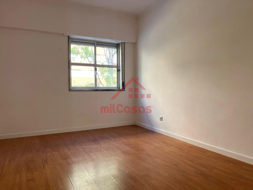 Apartamento T3 para Venda em Algueirão-Mem Martins Foto 6