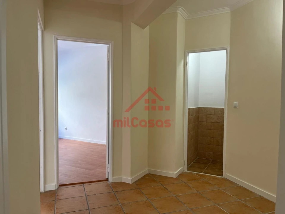 Apartamento T3 para Venda em Algueirão-Mem Martins Foto 11