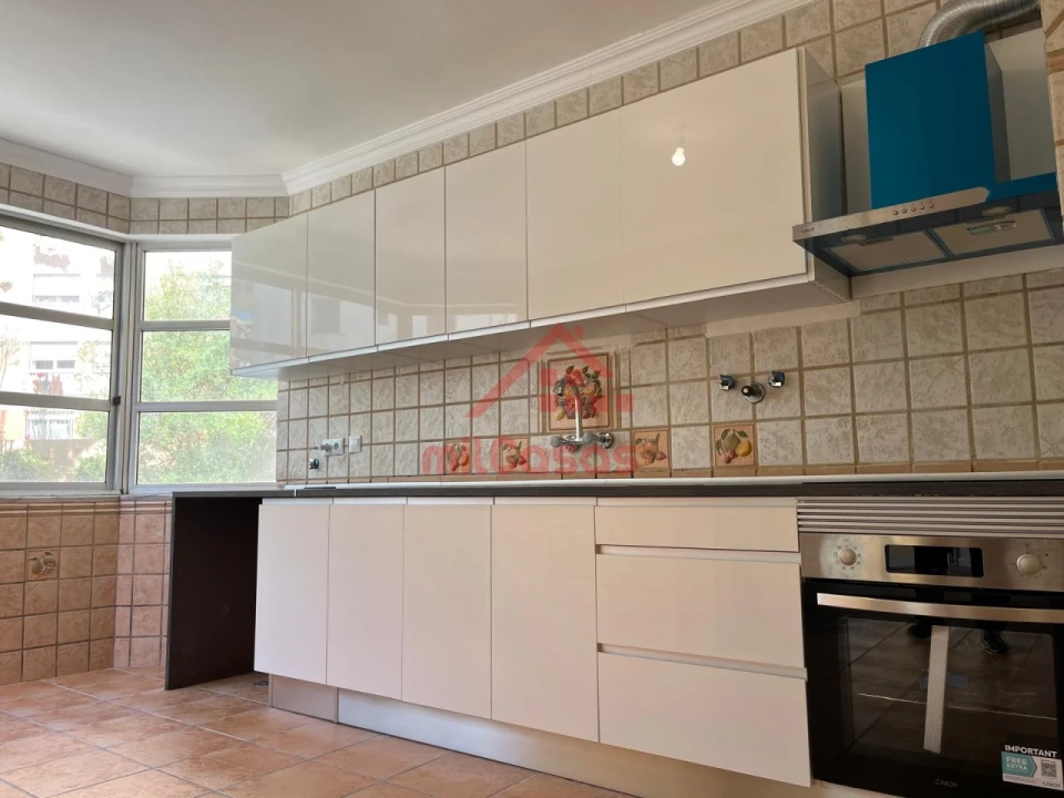 Apartamento T3 para Venda em Algueirão-Mem Martins Foto 13