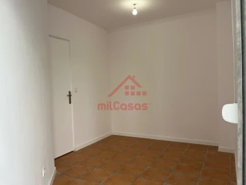 Apartamento T3 para Venda em Algueirão-Mem Martins